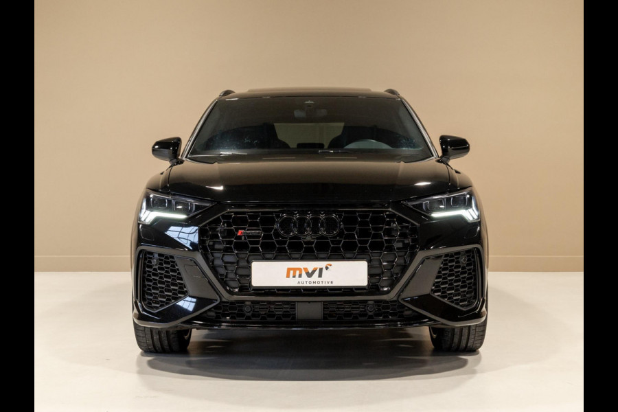 Audi Q3 TFSI RS / 400pk / Panorama dak / Sonos / Kuipstoelen /