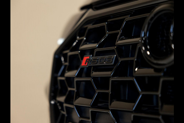 Audi Q3 TFSI RS / 400pk / Panorama dak / Sonos / Kuipstoelen /