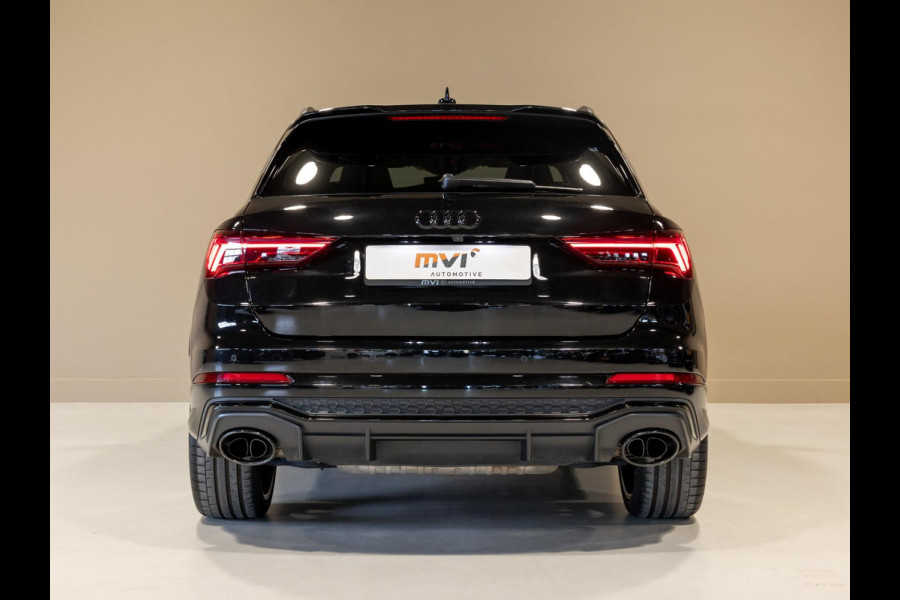 Audi Q3 TFSI RS / 400pk / Panorama dak / Sonos / Kuipstoelen /