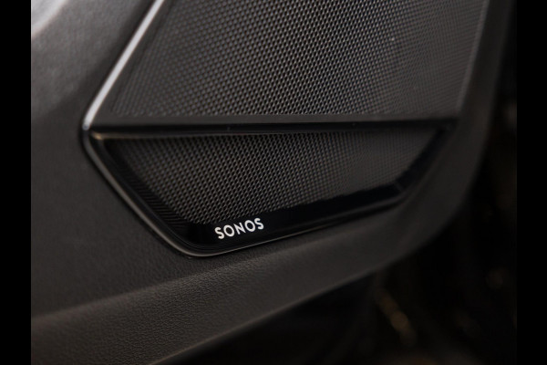 Audi Q3 TFSI RS / 400pk / Panorama dak / Sonos / Kuipstoelen /