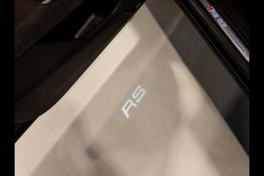 Audi Q3 TFSI RS / 400pk / Panorama dak / Sonos / Kuipstoelen /