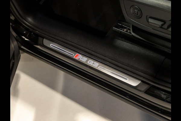 Audi Q3 TFSI RS / 400pk / Panorama dak / Sonos / Kuipstoelen /