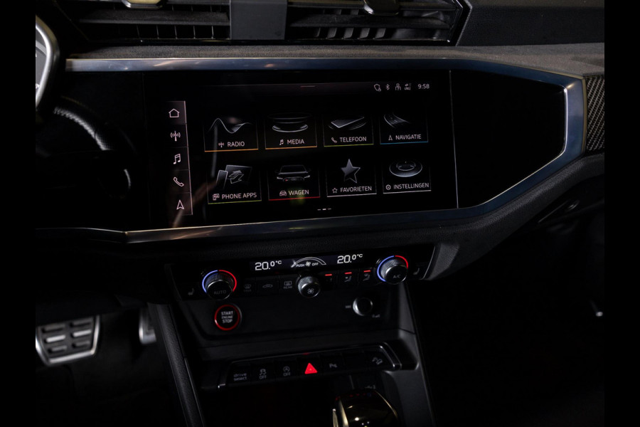 Audi Q3 TFSI RS / 400pk / Panorama dak / Sonos / Kuipstoelen /