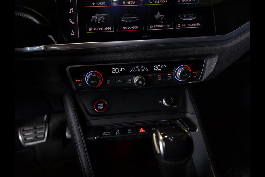 Audi Q3 TFSI RS / 400pk / Panorama dak / Sonos / Kuipstoelen /