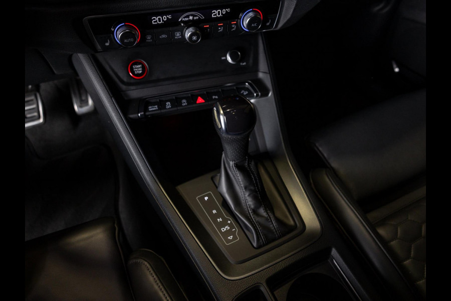 Audi Q3 TFSI RS / 400pk / Panorama dak / Sonos / Kuipstoelen /