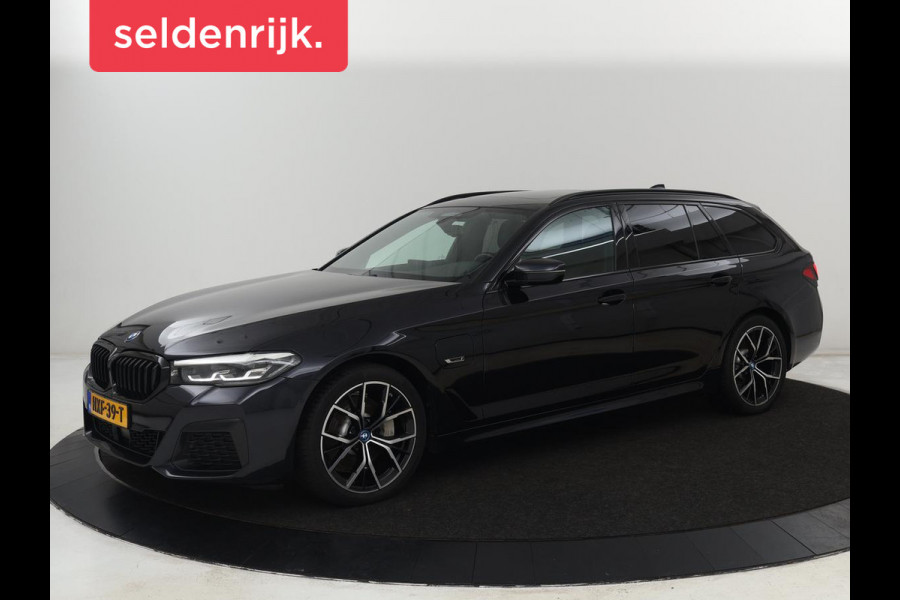 BMW 5 Serie 530e xDrive M Sport | Panoramadak | Harman/Kardon | Stoel & stuurverwarming | Adaptive cruise | Camera | Trekhaak | Carplay | Achterbankverwarming | Live Cockpit | Sportstoelen BMW 5 Serie 530e xDrive M Sport | Panoramadak | Harman/Kardon | Stoel & stuurverwarming | Adaptive cruise | Camera | Trekhaak | Carplay | Achterbankverwarming | Live Cockpit | Sportstoelen