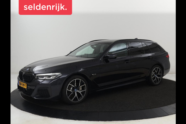 BMW 5 Serie 530e xDrive M Sport | Panoramadak | Harman/Kardon | Stoel & stuurverwarming | Adaptive cruise | Camera | Trekhaak | Carplay | Achterbankverwarming | Live Cockpit | Sportstoelen BMW 5 Serie 530e xDrive M Sport | Panoramadak | Harman/Kardon | Stoel & stuurverwarming | Adaptive cruise | Camera | Trekhaak | Carplay | Achterbankverwarming | Live Cockpit | Sportstoelen