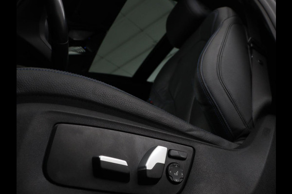 BMW 5 Serie 530e xDrive M Sport | Panoramadak | Harman/Kardon | Stoel & stuurverwarming | Adaptive cruise | Camera | Trekhaak | Carplay | Achterbankverwarming | Live Cockpit | Sportstoelen BMW 5 Serie 530e xDrive M Sport | Panoramadak | Harman/Kardon | Stoel & stuurverwarming | Adaptive cruise | Camera | Trekhaak | Carplay | Achterbankverwarming | Live Cockpit | Sportstoelen