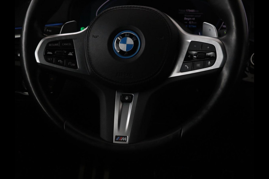 BMW 5 Serie 530e xDrive M Sport | Panoramadak | Harman/Kardon | Stoel & stuurverwarming | Adaptive cruise | Camera | Trekhaak | Carplay | Achterbankverwarming | Live Cockpit | Sportstoelen BMW 5 Serie 530e xDrive M Sport | Panoramadak | Harman/Kardon | Stoel & stuurverwarming | Adaptive cruise | Camera | Trekhaak | Carplay | Achterbankverwarming | Live Cockpit | Sportstoelen