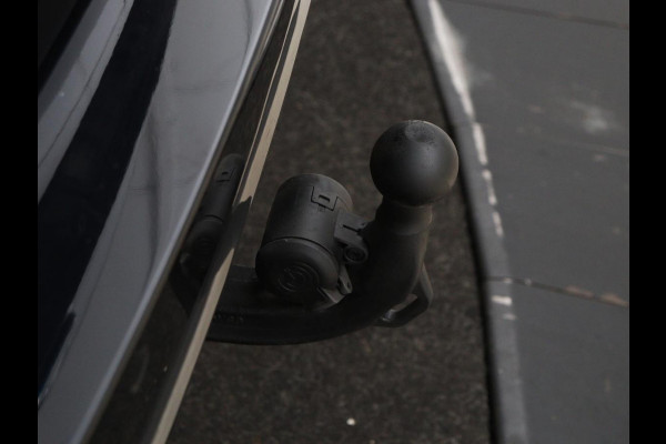 BMW 5 Serie 530e xDrive M Sport | Panoramadak | Harman/Kardon | Stoel & stuurverwarming | Adaptive cruise | Camera | Trekhaak | Carplay | Achterbankverwarming | Live Cockpit | Sportstoelen BMW 5 Serie 530e xDrive M Sport | Panoramadak | Harman/Kardon | Stoel & stuurverwarming | Adaptive cruise | Camera | Trekhaak | Carplay | Achterbankverwarming | Live Cockpit | Sportstoelen