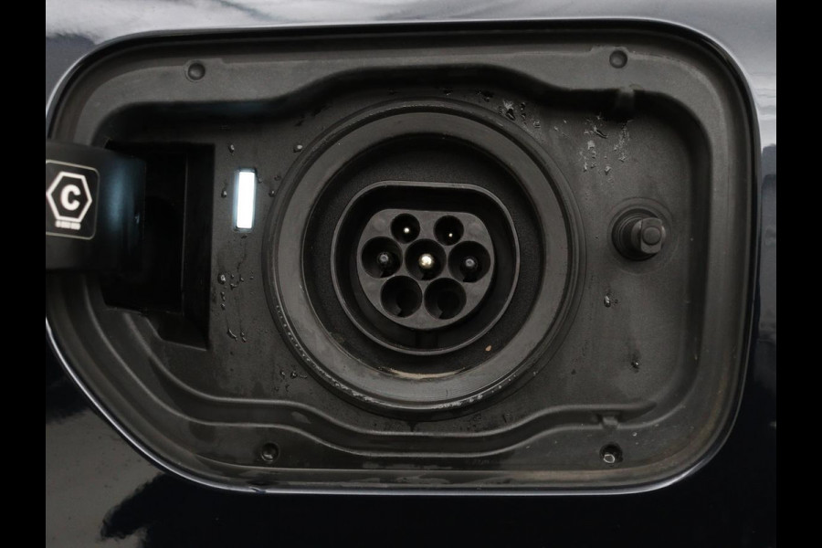 BMW 5 Serie 530e xDrive M Sport | Panoramadak | Harman/Kardon | Stoel & stuurverwarming | Adaptive cruise | Camera | Trekhaak | Carplay | Achterbankverwarming | Live Cockpit | Sportstoelen BMW 5 Serie 530e xDrive M Sport | Panoramadak | Harman/Kardon | Stoel & stuurverwarming | Adaptive cruise | Camera | Trekhaak | Carplay | Achterbankverwarming | Live Cockpit | Sportstoelen