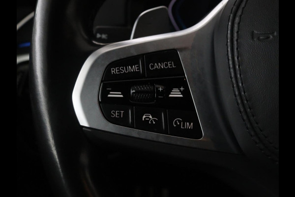 BMW 5 Serie 530e xDrive M Sport | Panoramadak | Harman/Kardon | Stoel & stuurverwarming | Adaptive cruise | Camera | Trekhaak | Carplay | Achterbankverwarming | Live Cockpit | Sportstoelen BMW 5 Serie 530e xDrive M Sport | Panoramadak | Harman/Kardon | Stoel & stuurverwarming | Adaptive cruise | Camera | Trekhaak | Carplay | Achterbankverwarming | Live Cockpit | Sportstoelen