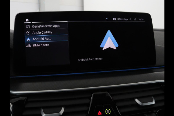 BMW 5 Serie 530e xDrive M Sport | Panoramadak | Harman/Kardon | Stoel & stuurverwarming | Adaptive cruise | Camera | Trekhaak | Carplay | Achterbankverwarming | Live Cockpit | Sportstoelen BMW 5 Serie 530e xDrive M Sport | Panoramadak | Harman/Kardon | Stoel & stuurverwarming | Adaptive cruise | Camera | Trekhaak | Carplay | Achterbankverwarming | Live Cockpit | Sportstoelen