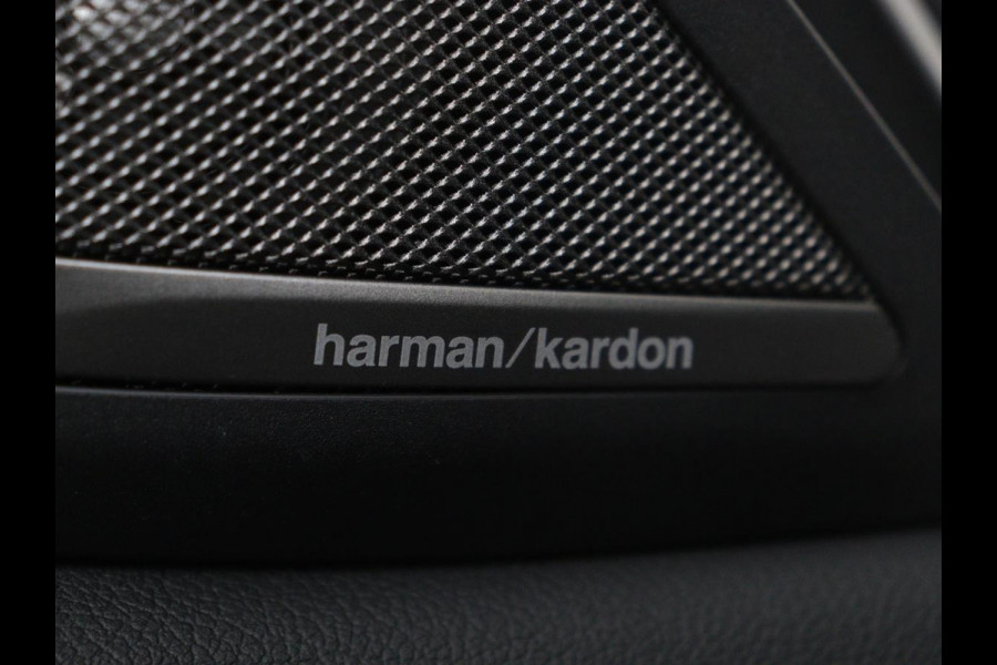 BMW 5 Serie 530e xDrive M Sport | Panoramadak | Harman/Kardon | Stoel & stuurverwarming | Adaptive cruise | Camera | Trekhaak | Carplay | Achterbankverwarming | Live Cockpit | Sportstoelen BMW 5 Serie 530e xDrive M Sport | Panoramadak | Harman/Kardon | Stoel & stuurverwarming | Adaptive cruise | Camera | Trekhaak | Carplay | Achterbankverwarming | Live Cockpit | Sportstoelen