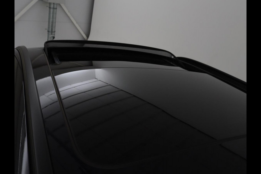 BMW 5 Serie 530e xDrive M Sport | Panoramadak | Harman/Kardon | Stoel & stuurverwarming | Adaptive cruise | Camera | Trekhaak | Carplay | Achterbankverwarming | Live Cockpit | Sportstoelen BMW 5 Serie 530e xDrive M Sport | Panoramadak | Harman/Kardon | Stoel & stuurverwarming | Adaptive cruise | Camera | Trekhaak | Carplay | Achterbankverwarming | Live Cockpit | Sportstoelen