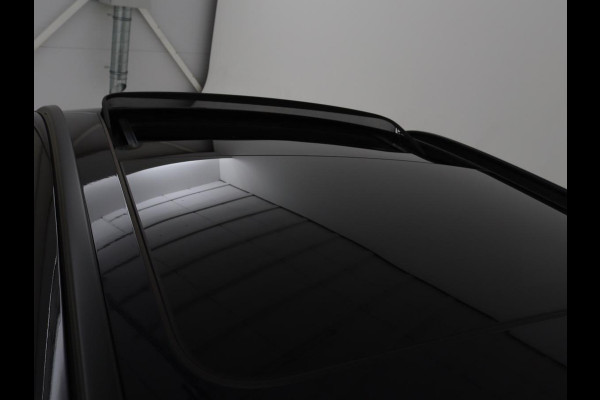 BMW 5 Serie 530e xDrive M Sport | Panoramadak | Harman/Kardon | Stoel & stuurverwarming | Adaptive cruise | Camera | Trekhaak | Carplay | Achterbankverwarming | Live Cockpit | Sportstoelen BMW 5 Serie 530e xDrive M Sport | Panoramadak | Harman/Kardon | Stoel & stuurverwarming | Adaptive cruise | Camera | Trekhaak | Carplay | Achterbankverwarming | Live Cockpit | Sportstoelen