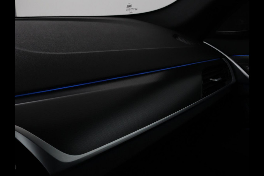 BMW 5 Serie 530e xDrive M Sport | Panoramadak | Harman/Kardon | Stoel & stuurverwarming | Adaptive cruise | Camera | Trekhaak | Carplay | Achterbankverwarming | Live Cockpit | Sportstoelen BMW 5 Serie 530e xDrive M Sport | Panoramadak | Harman/Kardon | Stoel & stuurverwarming | Adaptive cruise | Camera | Trekhaak | Carplay | Achterbankverwarming | Live Cockpit | Sportstoelen
