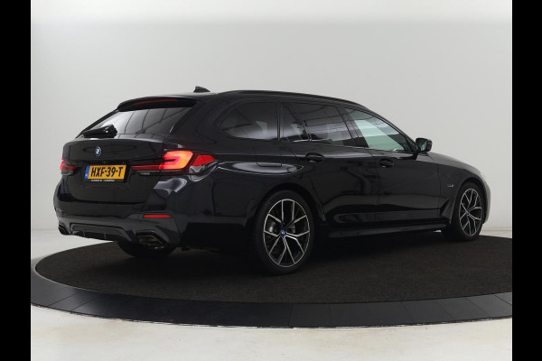BMW 5 Serie 530e xDrive M Sport | Panoramadak | Harman/Kardon | Stoel & stuurverwarming | Adaptive cruise | Camera | Trekhaak | Carplay | Achterbankverwarming | Live Cockpit | Sportstoelen BMW 5 Serie 530e xDrive M Sport | Panoramadak | Harman/Kardon | Stoel & stuurverwarming | Adaptive cruise | Camera | Trekhaak | Carplay | Achterbankverwarming | Live Cockpit | Sportstoelen