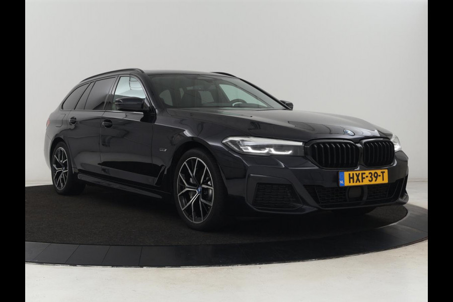 BMW 5 Serie 530e xDrive M Sport | Panoramadak | Harman/Kardon | Stoel & stuurverwarming | Adaptive cruise | Camera | Trekhaak | Carplay | Achterbankverwarming | Live Cockpit | Sportstoelen BMW 5 Serie 530e xDrive M Sport | Panoramadak | Harman/Kardon | Stoel & stuurverwarming | Adaptive cruise | Camera | Trekhaak | Carplay | Achterbankverwarming | Live Cockpit | Sportstoelen