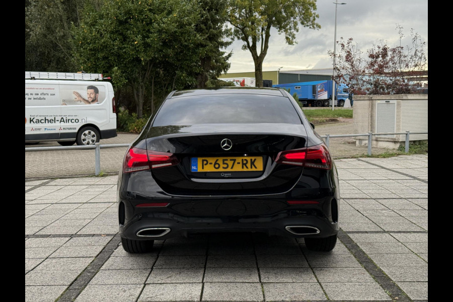 Mercedes-Benz A-Klasse 180 Aut. Business Sol. AMG | Trekhaak | Navi | Camera | Sfeer Verlichting | Mercedes-Benz A-Klasse 180 Aut. Business Sol. AMG | Trekhaak | Navi | Camera | Sfeer Verlichting |