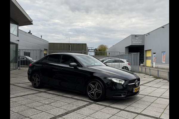Mercedes-Benz A-Klasse 180 Aut. Business Sol. AMG | Trekhaak | Navi | Camera | Sfeer Verlichting | Mercedes-Benz A-Klasse 180 Aut. Business Sol. AMG | Trekhaak | Navi | Camera | Sfeer Verlichting |