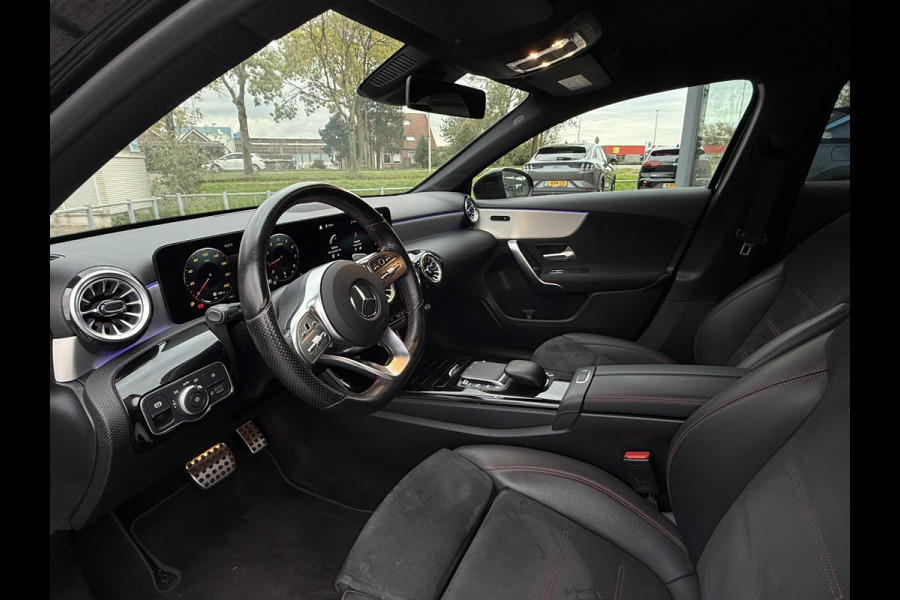 Mercedes-Benz A-Klasse 180 Aut. Business Sol. AMG | Trekhaak | Navi | Camera | Sfeer Verlichting | Mercedes-Benz A-Klasse 180 Aut. Business Sol. AMG | Trekhaak | Navi | Camera | Sfeer Verlichting |