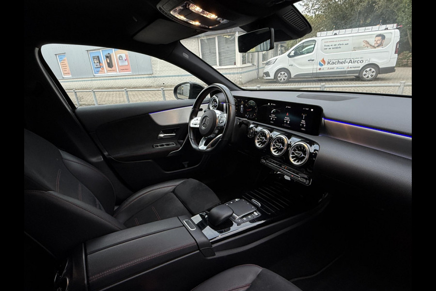Mercedes-Benz A-Klasse 180 Aut. Business Sol. AMG | Trekhaak | Navi | Camera | Sfeer Verlichting | Mercedes-Benz A-Klasse 180 Aut. Business Sol. AMG | Trekhaak | Navi | Camera | Sfeer Verlichting |