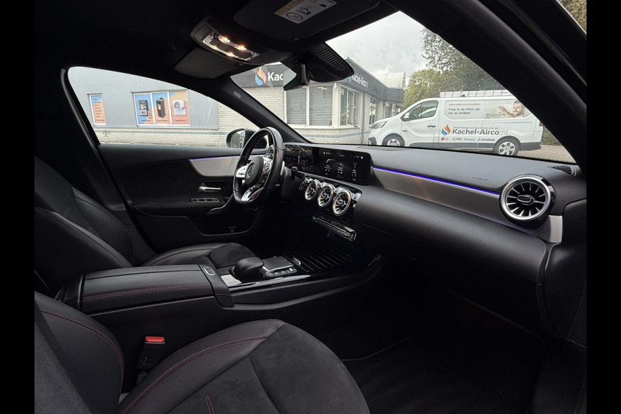 Mercedes-Benz A-Klasse 180 Aut. Business Sol. AMG | Trekhaak | Navi | Camera | Sfeer Verlichting | Mercedes-Benz A-Klasse 180 Aut. Business Sol. AMG | Trekhaak | Navi | Camera | Sfeer Verlichting |
