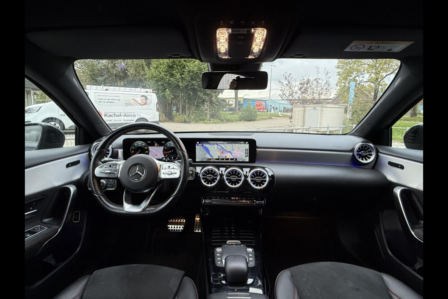 Mercedes-Benz A-Klasse 180 Aut. Business Sol. AMG | Trekhaak | Navi | Camera | Sfeer Verlichting | Mercedes-Benz A-Klasse 180 Aut. Business Sol. AMG | Trekhaak | Navi | Camera | Sfeer Verlichting |