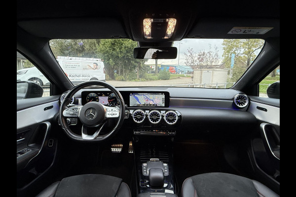 Mercedes-Benz A-Klasse 180 Aut. Business Sol. AMG | Trekhaak | Navi | Camera | Sfeer Verlichting | Mercedes-Benz A-Klasse 180 Aut. Business Sol. AMG | Trekhaak | Navi | Camera | Sfeer Verlichting |