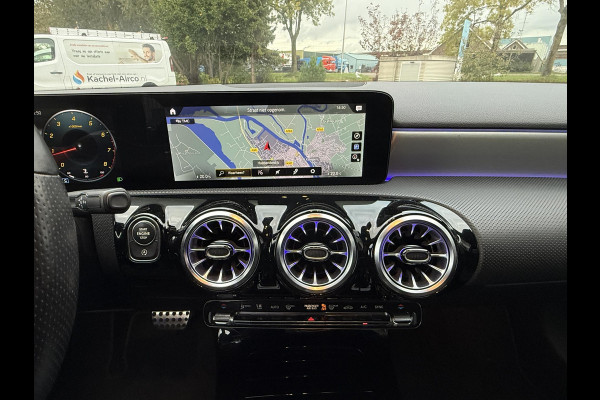 Mercedes-Benz A-Klasse 180 Aut. Business Sol. AMG | Trekhaak | Navi | Camera | Sfeer Verlichting | Mercedes-Benz A-Klasse 180 Aut. Business Sol. AMG | Trekhaak | Navi | Camera | Sfeer Verlichting |