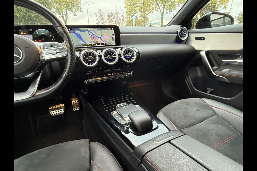 Mercedes-Benz A-Klasse 180 Aut. Business Sol. AMG | Trekhaak | Navi | Camera | Sfeer Verlichting | Mercedes-Benz A-Klasse 180 Aut. Business Sol. AMG | Trekhaak | Navi | Camera | Sfeer Verlichting |