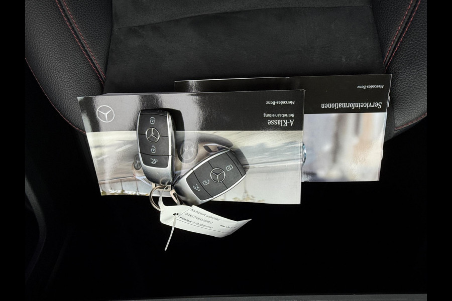 Mercedes-Benz A-Klasse 180 Aut. Business Sol. AMG | Trekhaak | Navi | Camera | Sfeer Verlichting | Mercedes-Benz A-Klasse 180 Aut. Business Sol. AMG | Trekhaak | Navi | Camera | Sfeer Verlichting |