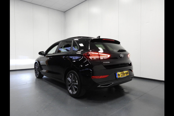Hyundai i30 1.0 T-GDi MHEV Comfort Smart NAVI/SCHUIFDAK/CAMERA/LED/17"LMV! Hyundai i30 1.0 T-GDi MHEV Comfort Smart NAVI/SCHUIFDAK/CAMERA/LED/17"LMV!