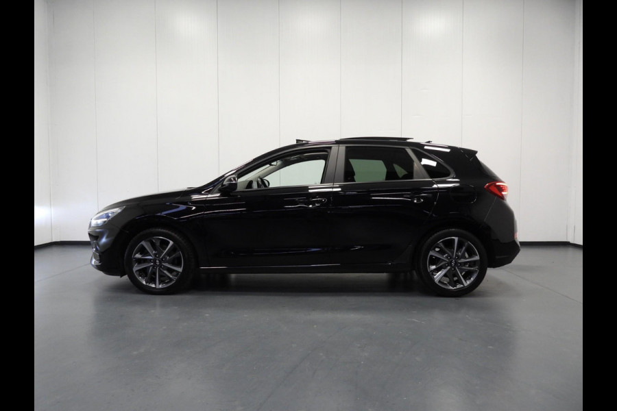 Hyundai i30 1.0 T-GDi MHEV Comfort Smart NAVI/SCHUIFDAK/CAMERA/LED/17"LMV! Hyundai i30 1.0 T-GDi MHEV Comfort Smart NAVI/SCHUIFDAK/CAMERA/LED/17"LMV!