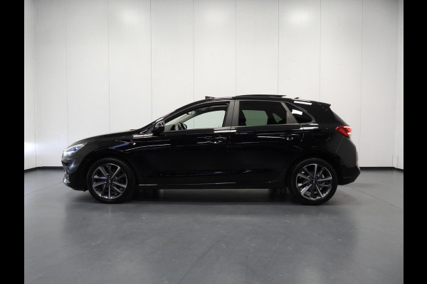 Hyundai i30 1.0 T-GDi MHEV Comfort Smart NAVI/SCHUIFDAK/CAMERA/LED/17"LMV! Hyundai i30 1.0 T-GDi MHEV Comfort Smart NAVI/SCHUIFDAK/CAMERA/LED/17"LMV!