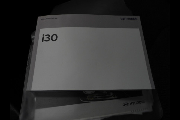 Hyundai i30 1.0 T-GDi MHEV Comfort Smart NAVI/SCHUIFDAK/CAMERA/LED/17"LMV! Hyundai i30 1.0 T-GDi MHEV Comfort Smart NAVI/SCHUIFDAK/CAMERA/LED/17"LMV!