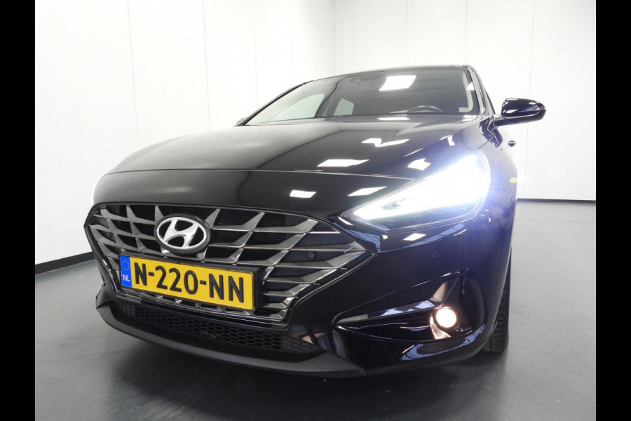Hyundai i30 1.0 T-GDi MHEV Comfort Smart NAVI/SCHUIFDAK/CAMERA/LED/17"LMV! Hyundai i30 1.0 T-GDi MHEV Comfort Smart NAVI/SCHUIFDAK/CAMERA/LED/17"LMV!