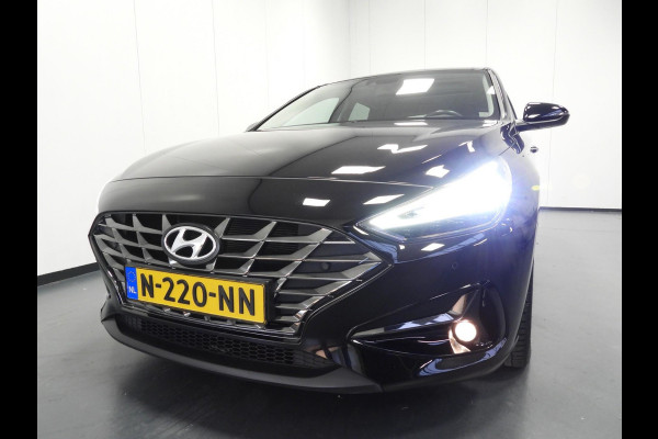 Hyundai i30 1.0 T-GDi MHEV Comfort Smart NAVI/SCHUIFDAK/CAMERA/LED/17"LMV! Hyundai i30 1.0 T-GDi MHEV Comfort Smart NAVI/SCHUIFDAK/CAMERA/LED/17"LMV!
