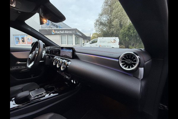 Mercedes-Benz CLA-Klasse 180 Aut. Business Sol. AMG | Navi | Camera | Sport Stoelen | Mercedes-Benz CLA-Klasse 180 Aut. Business Sol. AMG | Navi | Camera | Sport Stoelen |