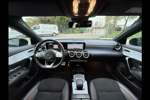 Mercedes-Benz CLA-Klasse 180 Aut. Business Sol. AMG | Navi | Camera | Sport Stoelen | Mercedes-Benz CLA-Klasse 180 Aut. Business Sol. AMG | Navi | Camera | Sport Stoelen |