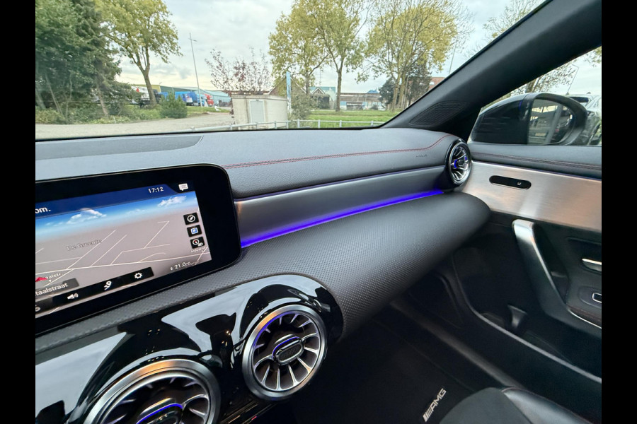 Mercedes-Benz CLA-Klasse 180 Aut. Business Sol. AMG | Navi | Camera | Sport Stoelen | Mercedes-Benz CLA-Klasse 180 Aut. Business Sol. AMG | Navi | Camera | Sport Stoelen |