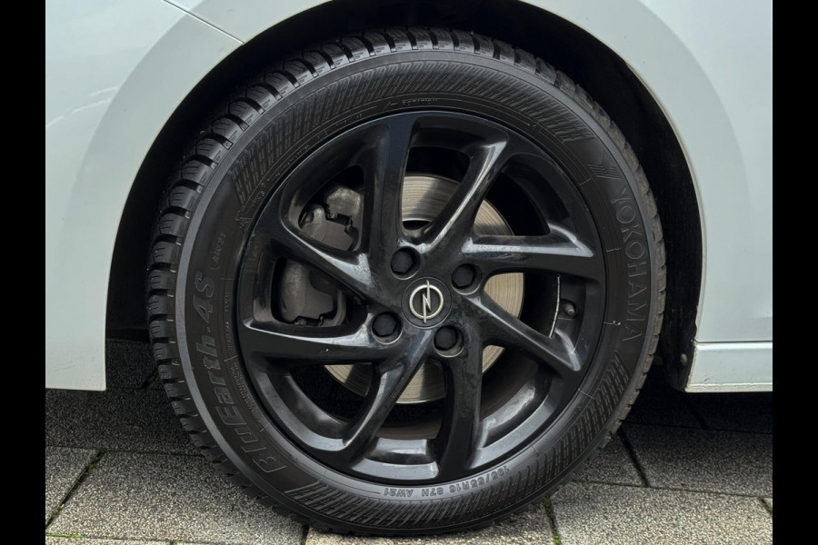 Opel Corsa 1.2 Turbo Edition 101PK - Navigatie I Airco I PDC I Comfort pakket I Sport velgen I Dealer onderhouden