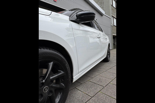 Opel Corsa 1.2 Turbo Edition 101PK - Navigatie I Airco I PDC I Comfort pakket I Sport velgen I Dealer onderhouden