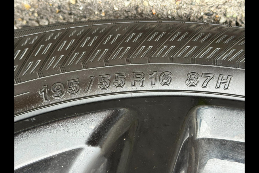 Opel Corsa 1.2 Turbo Edition 101PK - Navigatie I Airco I PDC I Comfort pakket I Sport velgen I Dealer onderhouden