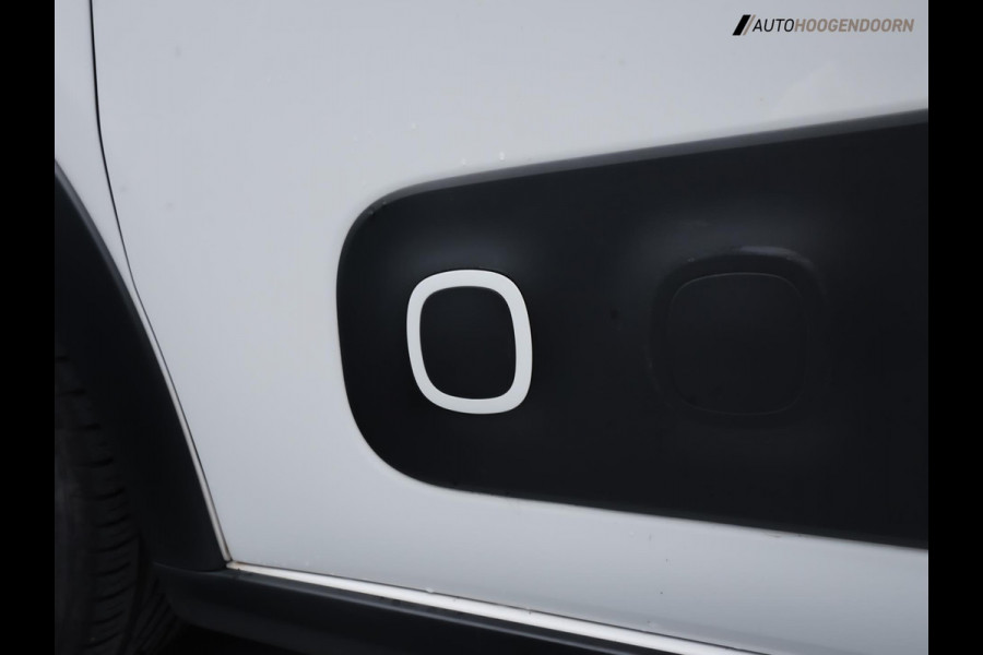 Citroën C3 1.2 PureTech S&S Black & White Edition (APPLE CARPLAY,LED,KEYLESS,DODEHOEK,CAMERA,AIRBUMP,CRUISE,CLIMATE,LM-VELGEN) Citroën C3 1.2 PureTech S&S Black & White Edition (APPLE CARPLAY,LED,KEYLESS,DODEHOEK,CAMERA,AIRBUMP,CRUISE,CLIMATE,LM-VELGEN)
