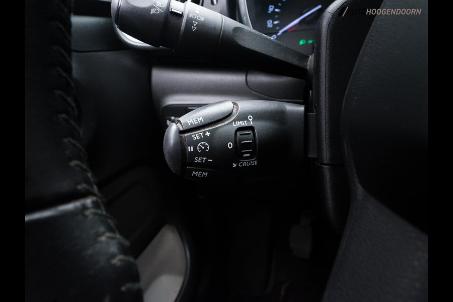 Citroën C3 1.2 PureTech S&S Black & White Edition (APPLE CARPLAY,LED,KEYLESS,DODEHOEK,CAMERA,AIRBUMP,CRUISE,CLIMATE,LM-VELGEN) Citroën C3 1.2 PureTech S&S Black & White Edition (APPLE CARPLAY,LED,KEYLESS,DODEHOEK,CAMERA,AIRBUMP,CRUISE,CLIMATE,LM-VELGEN)