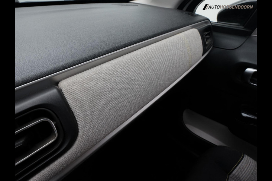 Citroën C3 1.2 PureTech S&S Black & White Edition (APPLE CARPLAY,LED,KEYLESS,DODEHOEK,CAMERA,AIRBUMP,CRUISE,CLIMATE,LM-VELGEN) Citroën C3 1.2 PureTech S&S Black & White Edition (APPLE CARPLAY,LED,KEYLESS,DODEHOEK,CAMERA,AIRBUMP,CRUISE,CLIMATE,LM-VELGEN)