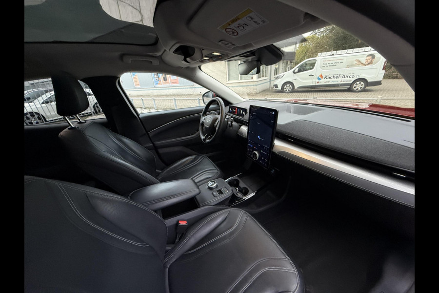 Ford Mustang Mach-E Extended 98 kWh | Panorama | B&O Sound | 360 Camera | Ford Mustang Mach-E Extended 98 kWh | Panorama | B&O Sound | 360 Camera |