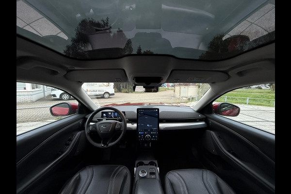 Ford Mustang Mach-E Extended 98 kWh | Panorama | B&O Sound | 360 Camera | Ford Mustang Mach-E Extended 98 kWh | Panorama | B&O Sound | 360 Camera |
